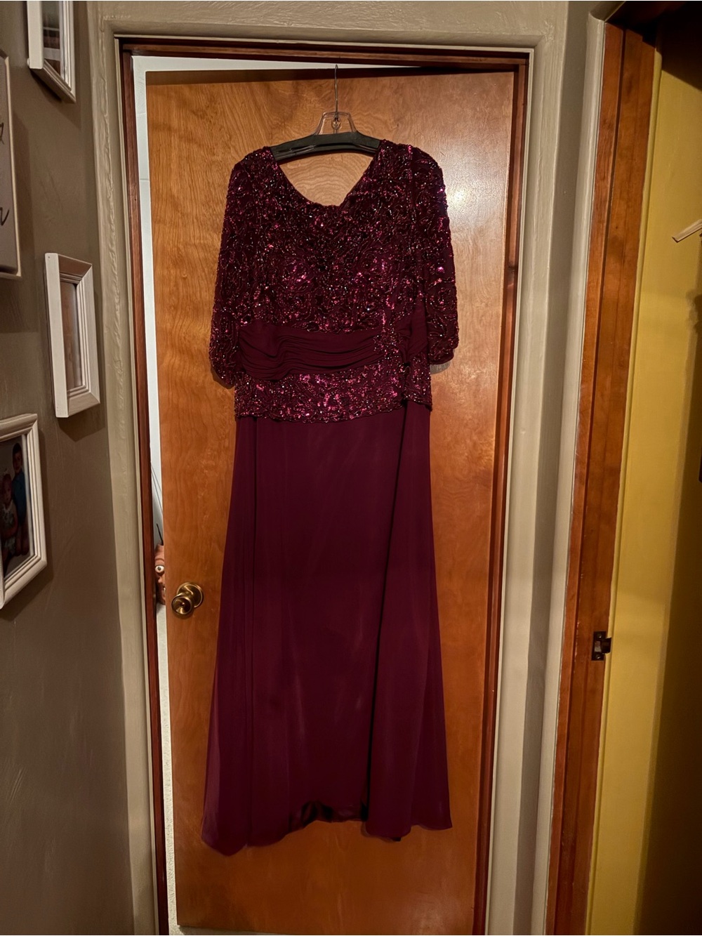 Elegant Sequin Overlay Evening Dress in Deep Wine